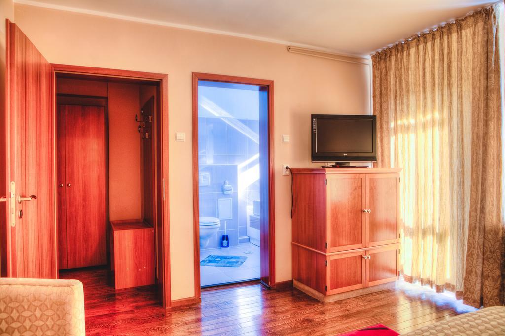 Vila Pinul Si Mesteacanul Poiana Brasov Bagian luar foto