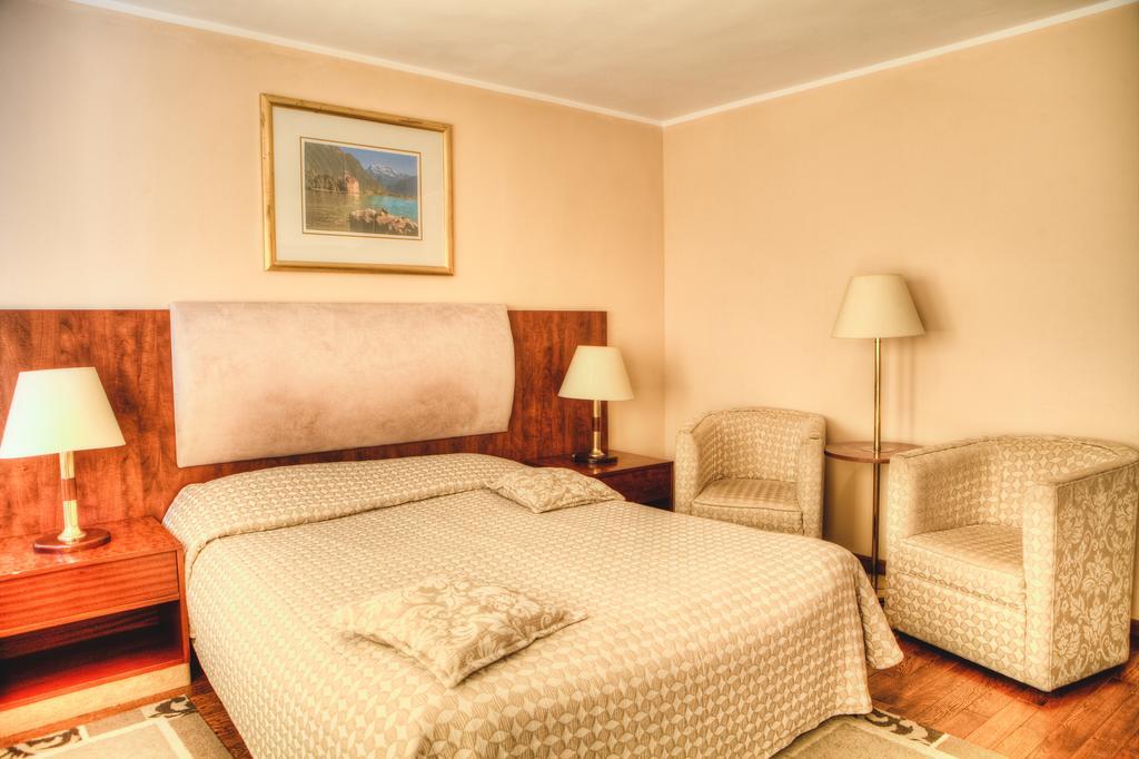 Vila Pinul Si Mesteacanul Poiana Brasov Bagian luar foto